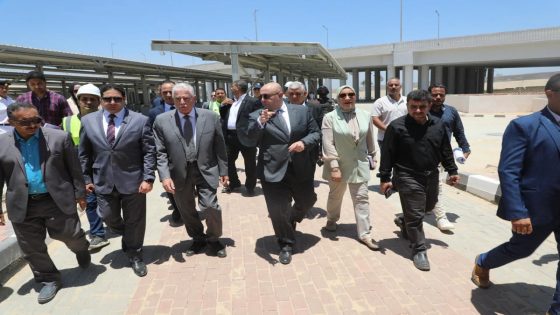 محافظ بني سويف يصطحب مستشار رئيس الجمهورية لتفقد مشروع مجمع المواقف أسفل محور عدلي منصور