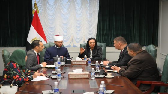 وزيرة التضامن الاجتماعي تستقبل وزير الأوقاف .. ويبحثان تعزيز سبل التعاون والتنسيق في دعم مبادرات وبرامج الحماية الاجتماعية للأسر الأكثر احتياجا