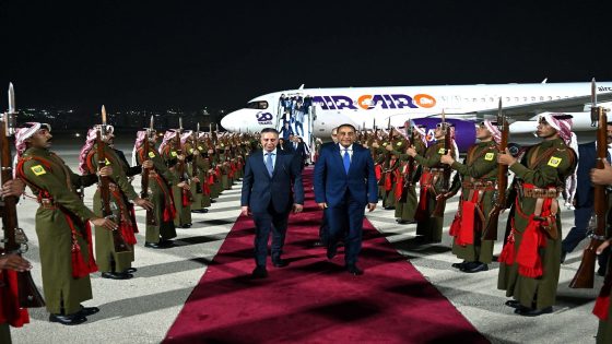 وصل الدكتور مصطفى مدبولي رئيس مجلس الوزراء مساء اليوم الي عمّان للمشاركة في أعمال الدورة الـ 33 للجنة العليا المصرية الأردنية