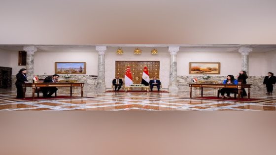 عقب توقيع مذكرة تفاهم مع مؤسسة التعاون السنغافورية لتعزيز التعاون الاقتصادي في مجالات الطاقة المتجددة والموانئ والتعليم والتحول الرقمي