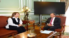 استقبل د. بدر عبد العاطي وزير الخارجية والهجرة وشئون المصريين بالخارج، اليوم الدكتورة غادة والي المديرة التنفيذية لمكتب الأمم المتحدة المعني بالمخدرات والجريمة والمديرة العامة لمكتب الأمم المتحدة في فيينا